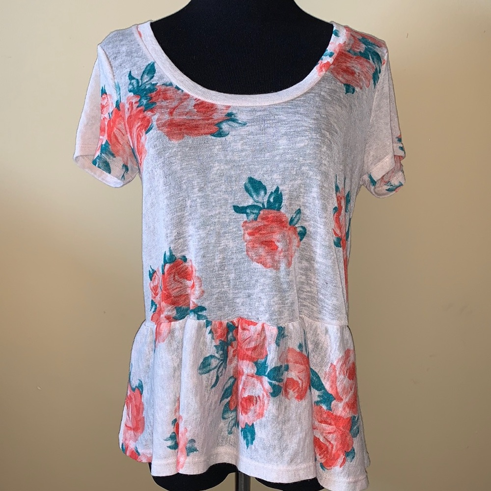 Robin-K Size M Semi sheer short sleeve tee